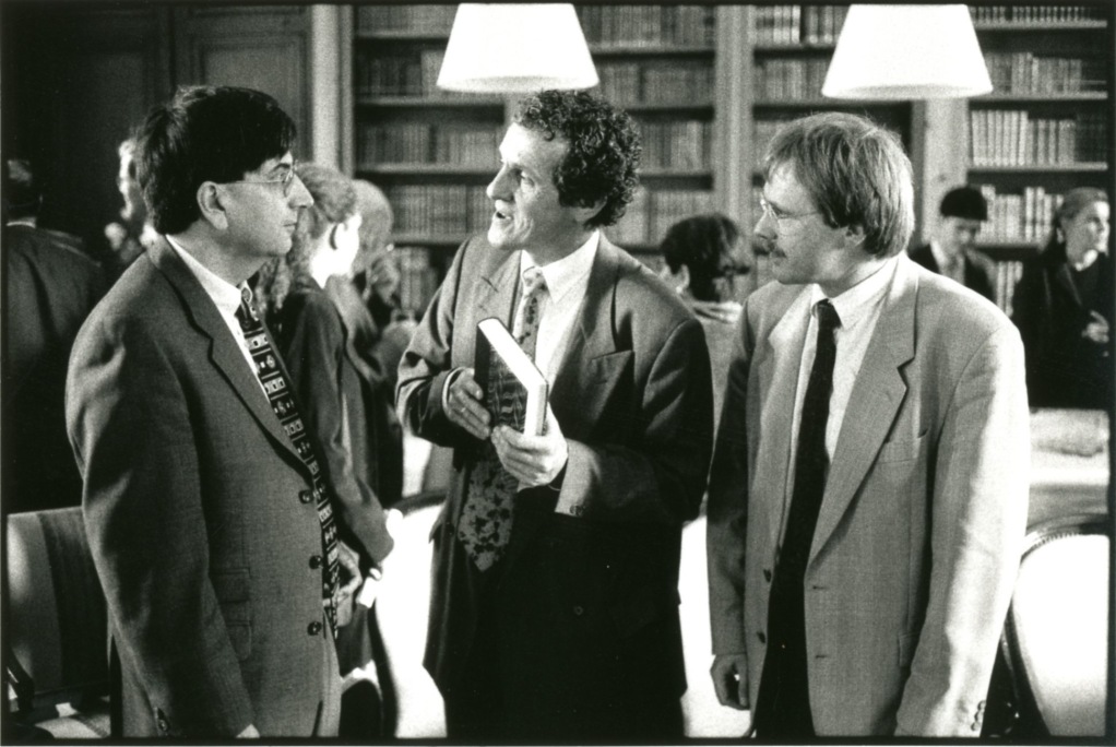 Lucien Jaume, lauréat du Prix Guizot du Conseil général du Calvados 1998, Jean-Marie Agnès, Dominique Pain. Lucien Jaume, lauréat du Prix Guizot du Conseil général du Calvados 1998, Jean-Marie Agnès, Dominique Pain.