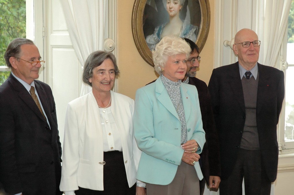 Ambroise Dupont, Arlette Jouanna, lauréate du Prix Guizot, Anne d'Ornano, Sudhir Hazareesingh et Bernard Guenée, prix Guizot du Conseil général du Calvados 2008. Ambroise Dupont, Arlette Jouanna, lauréate du Prix Guizot, Anne d'Ornano, Sudhir Hazareesingh et Bernard Guenée, prix Guizot du Conseil général du Calvados 2008.